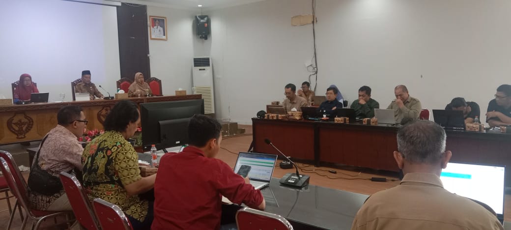 Kadis TPHP Prov. Kalteng Pimpin Rapat Pelaksanaan Konstruksi Cetak Sawah