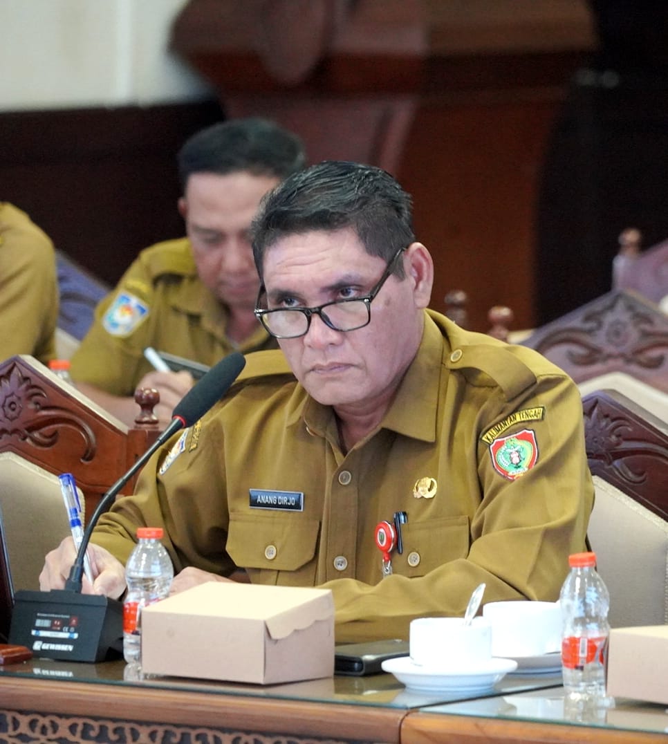 DPRD dan TAPD Kalteng Bahas Raperda Pertanggungjawaban Pelaksanaan APBD 2025