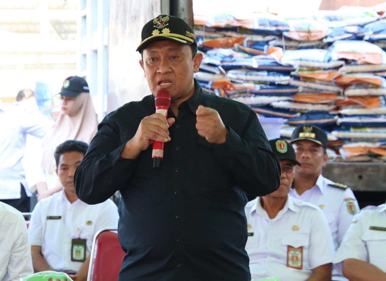 Wagub Edy Pratowo Buka Pasar Murah di Beberapa Titik