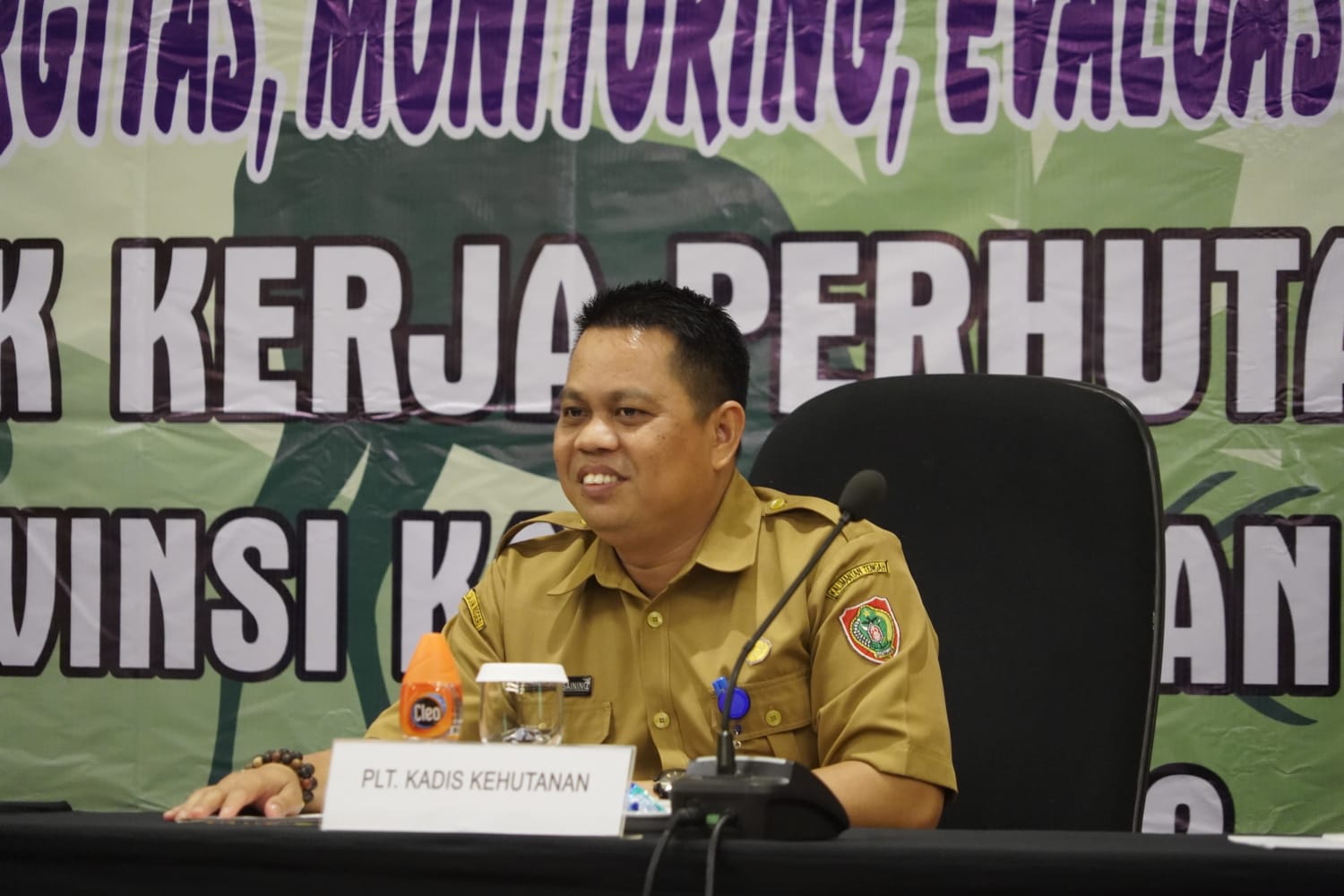 Asisten Ekbang Leonard S. Ampung Buka Rakor Pokja Percepatan Perhutanan Sosial