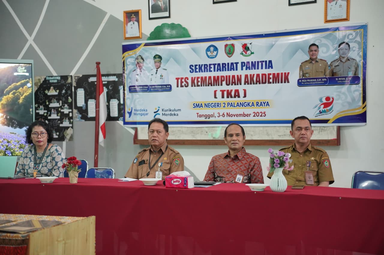 Kepala Pusat Pemberdayaan Bahasa dan Sastra Iwa Lukmana Apresiasi Pelaksanaan TKA di SMAN 1 Palangka Raya