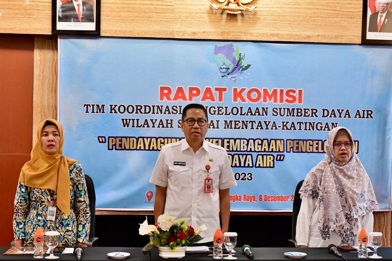 Kepala Bappedalitbang Prov. Kalteng Leonard S. Ampung Buka Rapat Komisi TKPSDA WS Mentaya-Katingan
