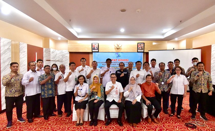 Kepala Bappedalitbang Prov. Kalteng Leonard S. Ampung Buka Rapat Komisi TKPSDA WS Mentaya-Katingan