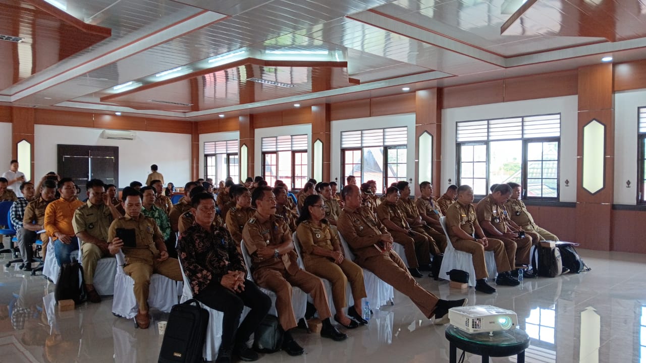 DESDM Prov. Kalteng Gelar Rapat Verifikasi dan Sosialisasi Rencana Pembangunan Fisik PLTS Tersebar dan PJU PLTS