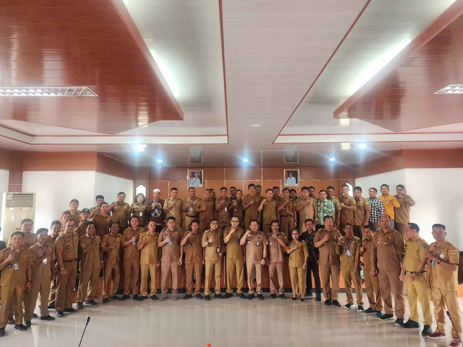 DESDM Prov. Kalteng Gelar Rapat Verifikasi dan Sosialisasi Rencana Pembangunan Fisik PLTS Tersebar dan PJU PLTS
