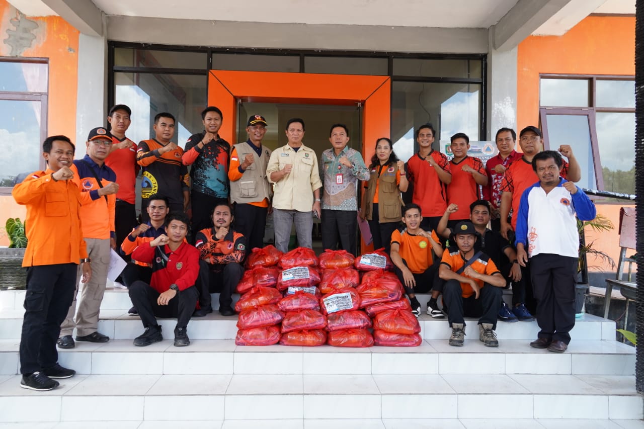 Sahli KSDM Suhaemi Koordinir Penyaluran Paket Sembako dari Gubernur Kalteng bagi Masyarakat