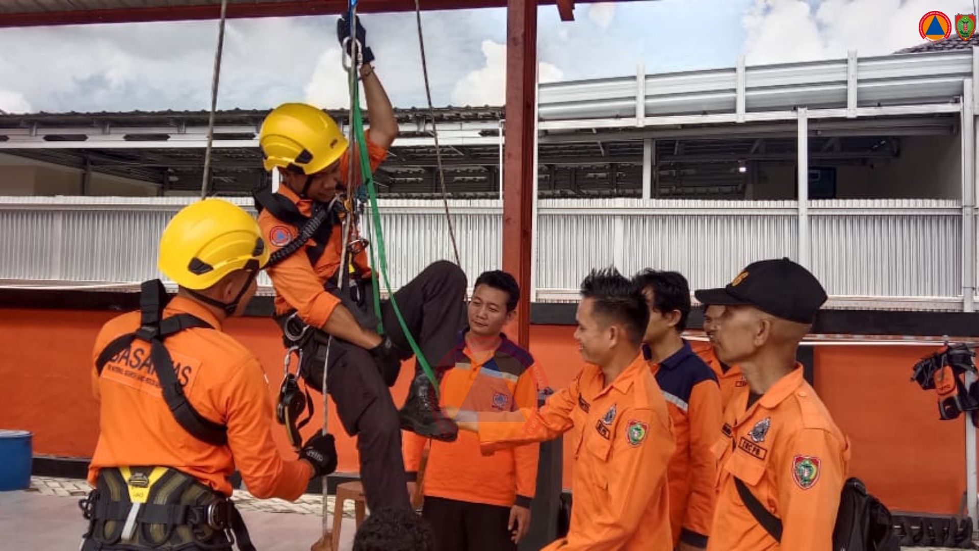 Anggota TRC Pusdalops-PB BPBPK Prov. Kalteng Berkunjung ke Kantor Pencarian dan Pertolongan (Search and Rescue) SAR Palangka Raya