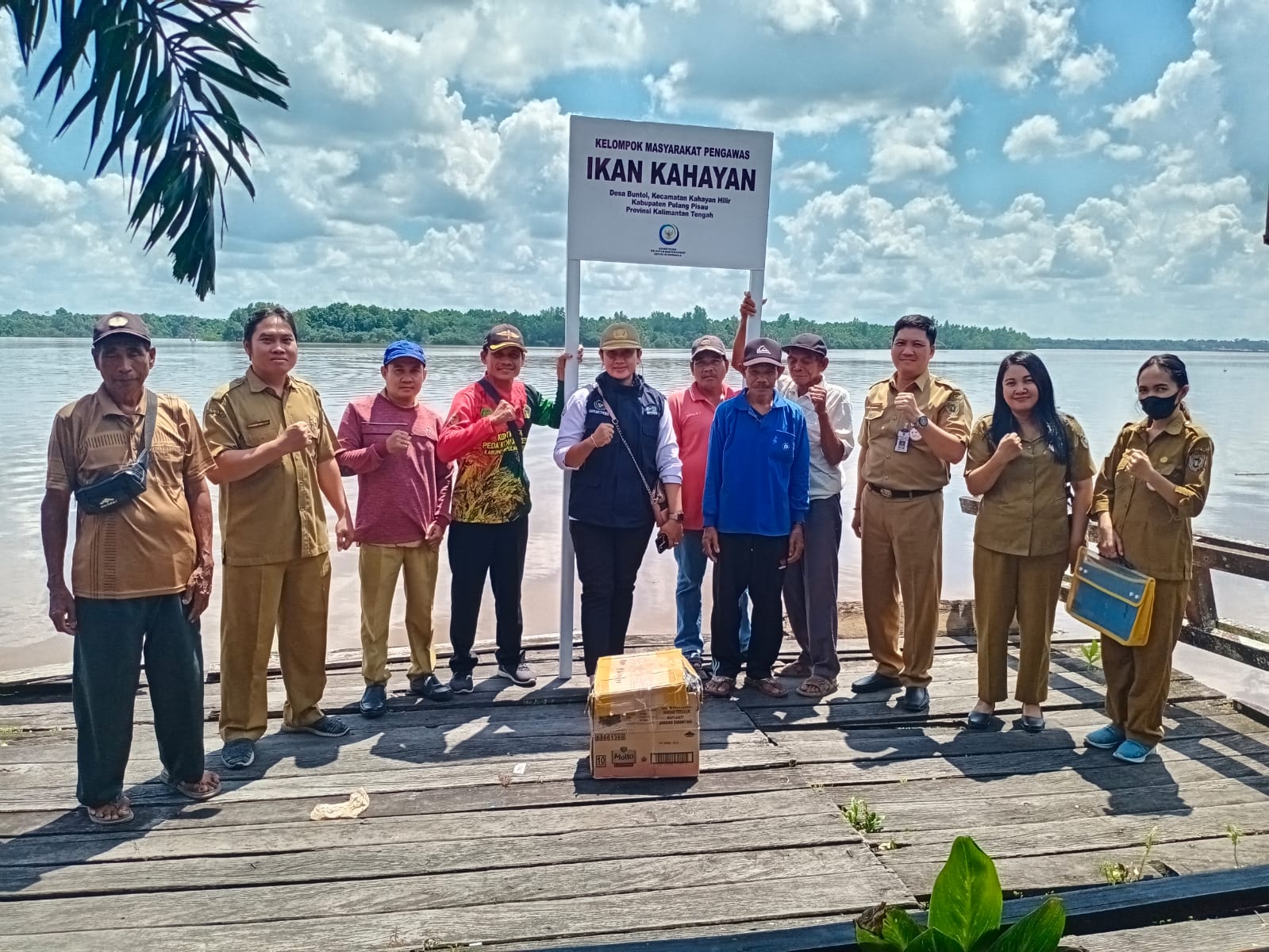 Gubernur Kalteng Sugianto Sabran Melalui Dislutkan Prov. Kalteng Beri Bantuan Perlengkapan Pengawasan Kepada Pokmaswas di Kabupaten Pulang Pisau