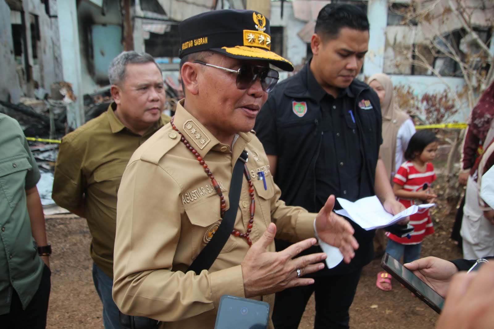Gubernur Kalteng Agustiar Sabran Tinjau Langsung SMAN 1 Cempaga Pascakebakaran