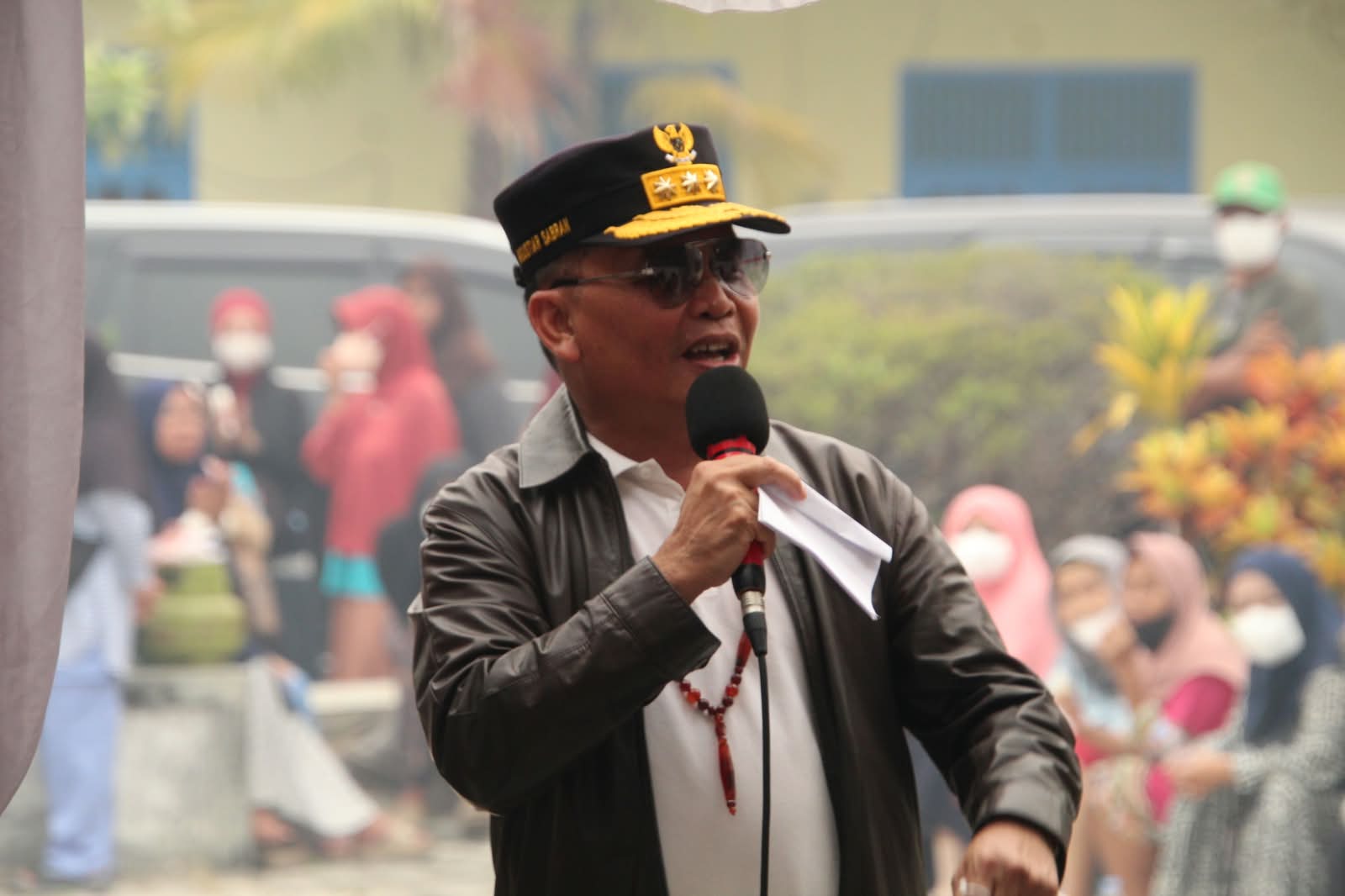 Gubernur Kalteng Agustiar Sabran Kembali Salurkan Bantuan bagi Masyarakat Kecamatan Kumai