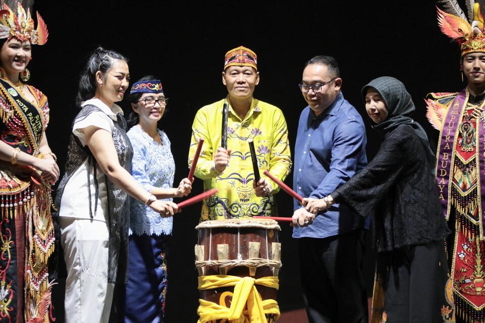 Pemprov Kalteng Berkomitmen Dalam Pelestarian dan Pengembangan Kebudayaan Daerah Melalui Pertunjukan Sendratari Nyai Balau: Buah Pilu