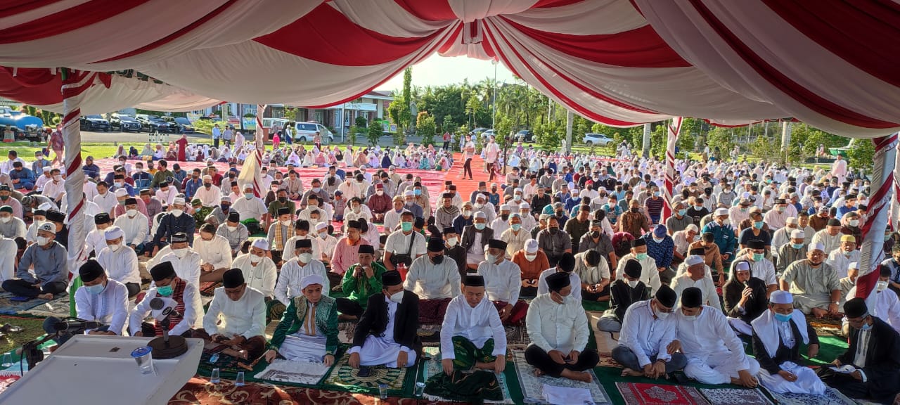 Pemprov Kalteng Gelar Salat Ied 1 Syawal 1443 H/ 2 Mei 2022 M Di Istana Isen Mulang