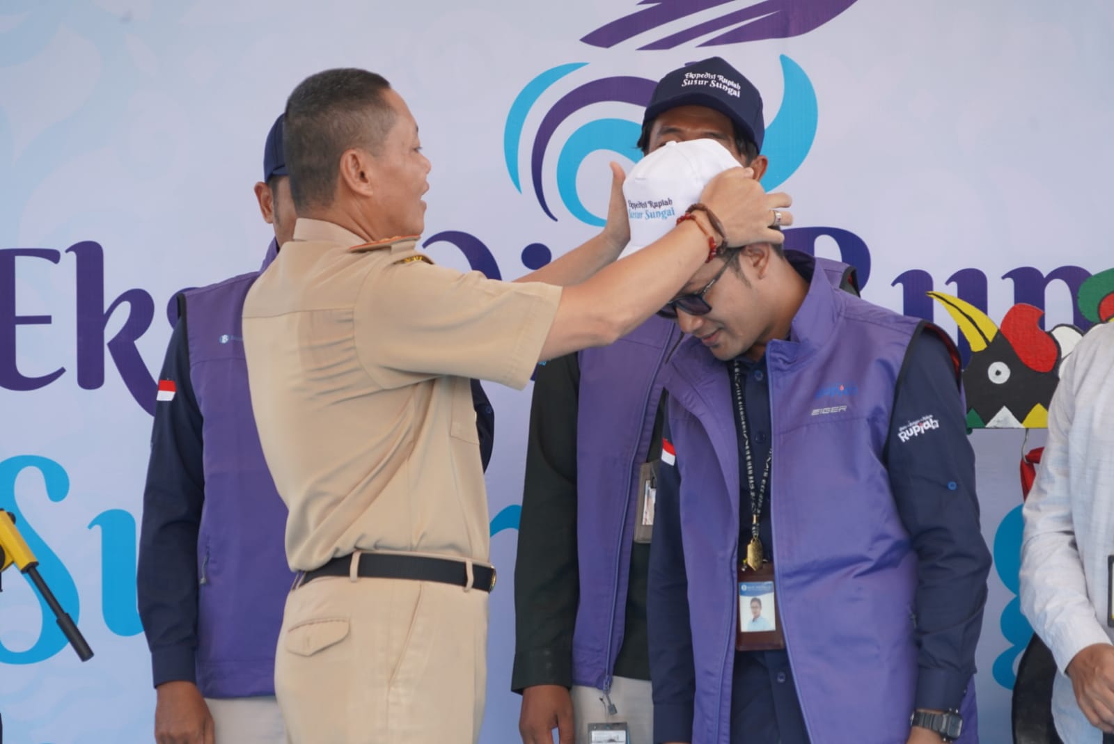 Sahli Yuas Elko Melepas Tim Kas Keliling Ekspedisi Rupiah Susur Sungai Bank Indonesia