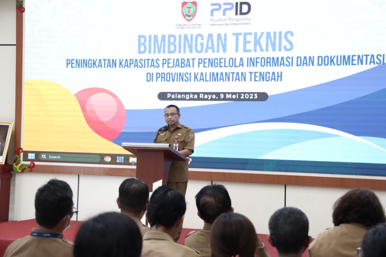 Asisten Administrasi Umum Buka Secara Resmi Bimbingan Teknis Peningkatan Kapasitas PPID Prov. Kalteng Tahun 2023