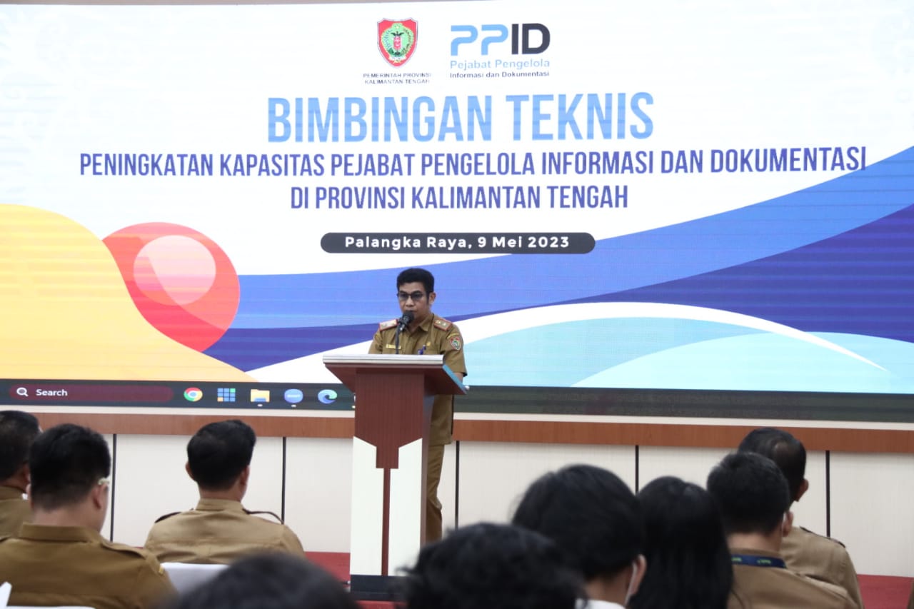 Asisten Administrasi Umum Buka Secara Resmi Bimbingan Teknis Peningkatan Kapasitas PPID Prov. Kalteng Tahun 2023