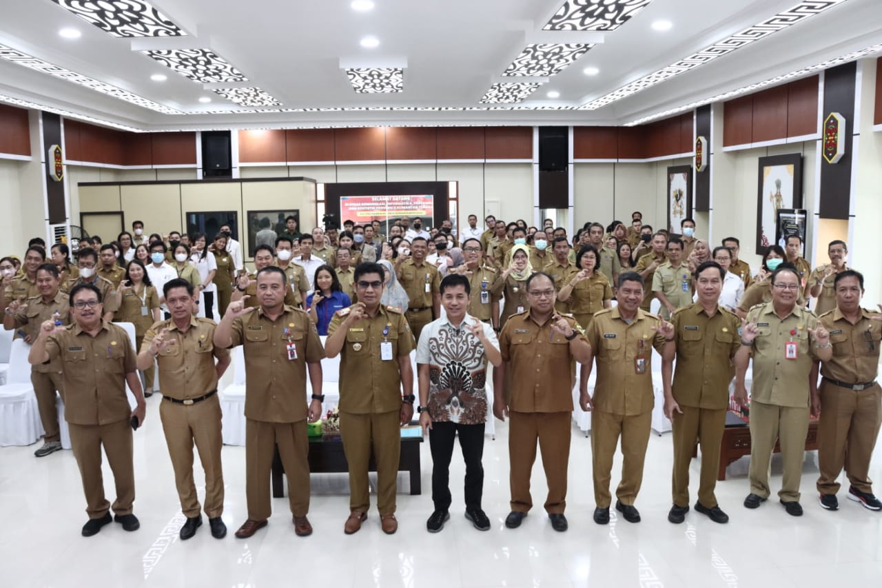 Asisten Administrasi Umum Buka Secara Resmi Bimbingan Teknis Peningkatan Kapasitas PPID Prov. Kalteng Tahun 2023