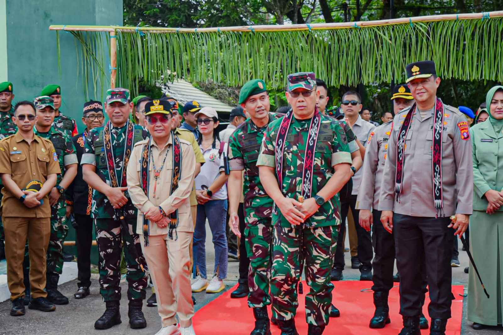 Gubernur Kalteng Agustiar Sabran Dampingi Pangdam XII/Tanjungpura Mayjen TNI Jamallulael Dalam Kunker ke Kabupaten Barito Utara