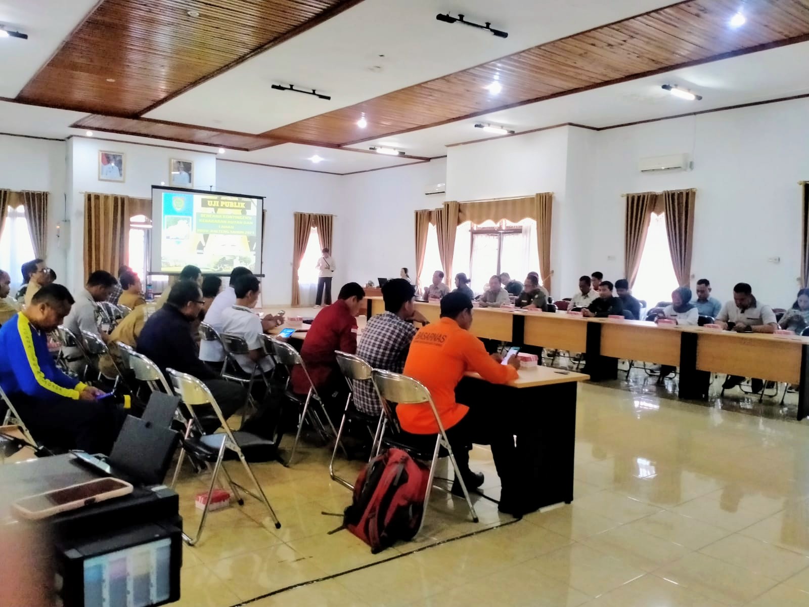 Sahli Gubernur Bidang KSDM Suhaemi Buka Rapat Finalisasi/ Uji Publik Dokumen Rencana Kontingensi Kebakaran Hutan dan Lahan Prov. Kalteng