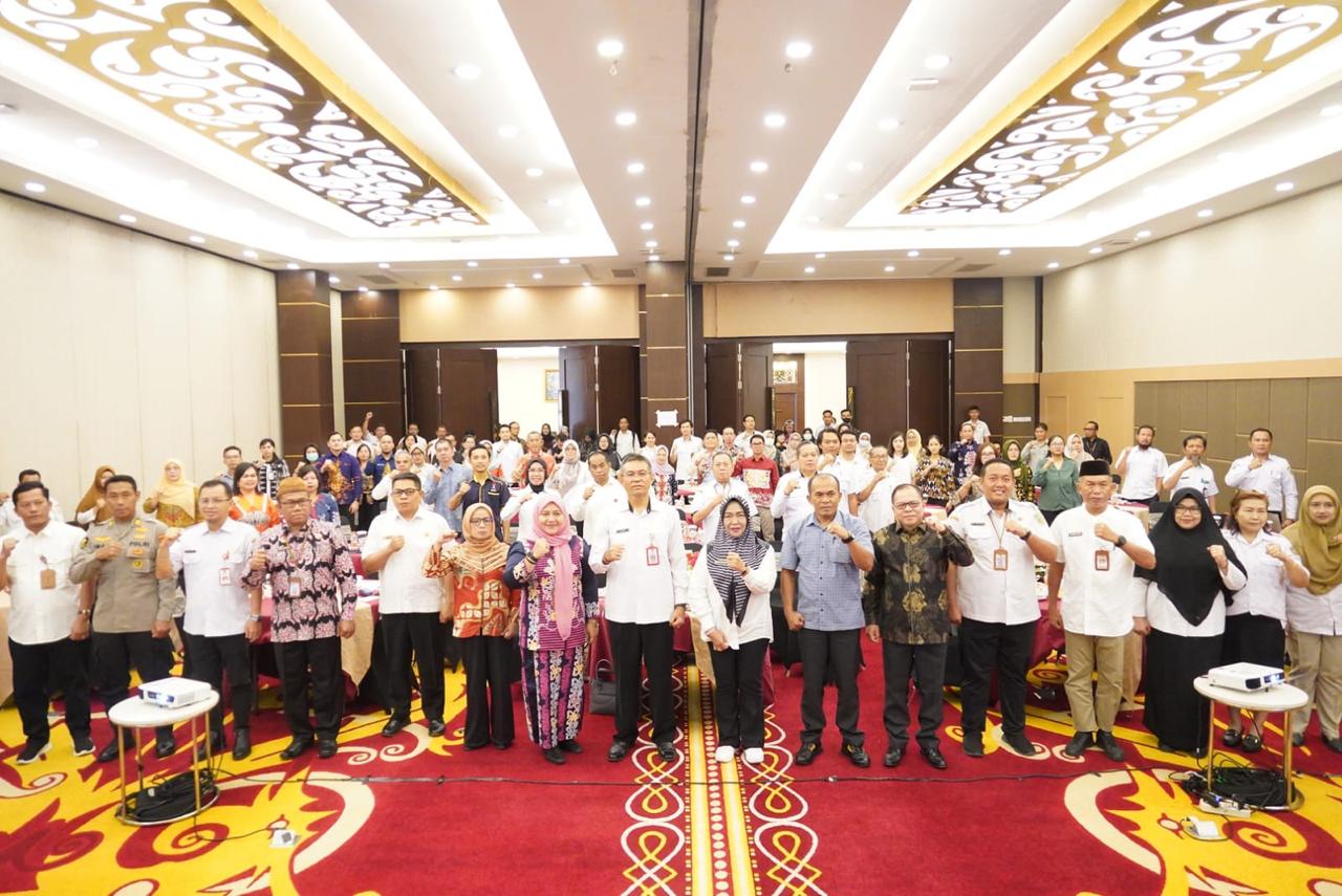 Plh Sahli Pemkumpol Ahmad Husain Buka Rakor Bupati/Wali Kota se-Kalteng Dalam Upaya Pencegahan dan Penanggulangan HIV-AIDS