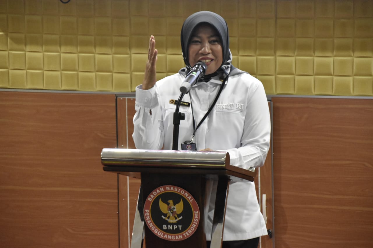Asisten Pemkesra Buka Kegiatan Perempuan TOP Viralkan Perdamaian Dalam Pencegahan Radikalisme Dan Terorisme