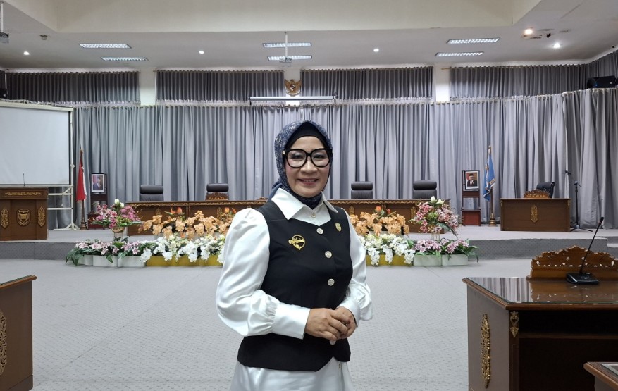 Wisuda Lansia Perdana dan Berbangga Akam Kalteng, DPRD: Langkah Nyata Bangun Ketahanan Keluarga