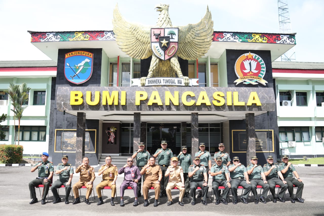 Gubernur Kalteng Agustiar Sabran Bersama Wagub Kalteng Edy Pratowo Kunjungan ke Kejaksaan Tinggi Kalteng dan Korem 102/Pjg