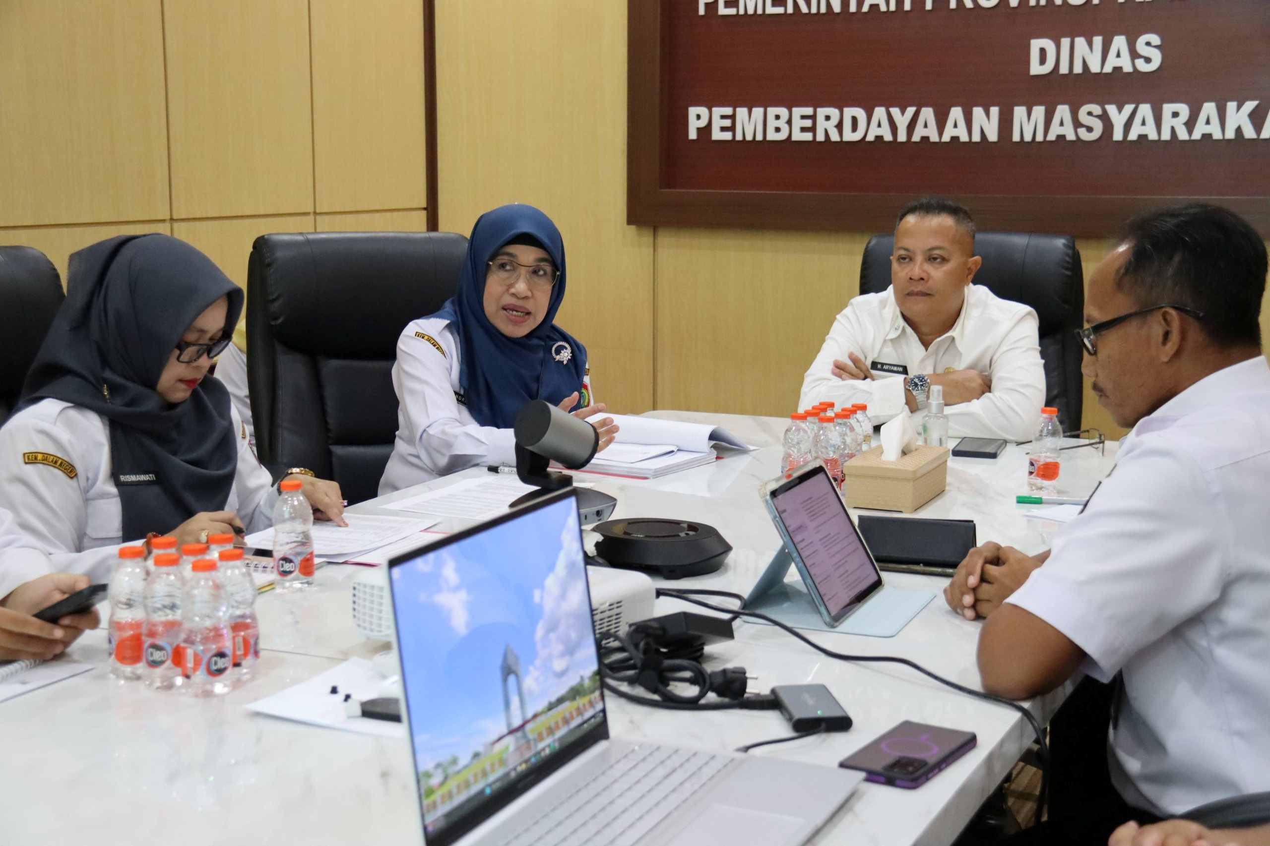 Kadis PMD Prov. Kalteng Aryawan Pimpin Rakor Bersama Dinas Koperasi dan Usaha Kecil Menengah Prov. Kalteng