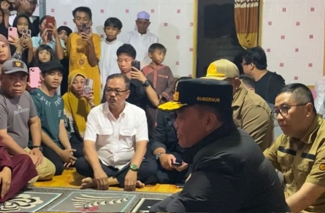 Gubernur Kalteng Agustiar Sabran Lakukan Kunjungan ke Rumah Duka Korban Kecelakaan Lalu Lintas
