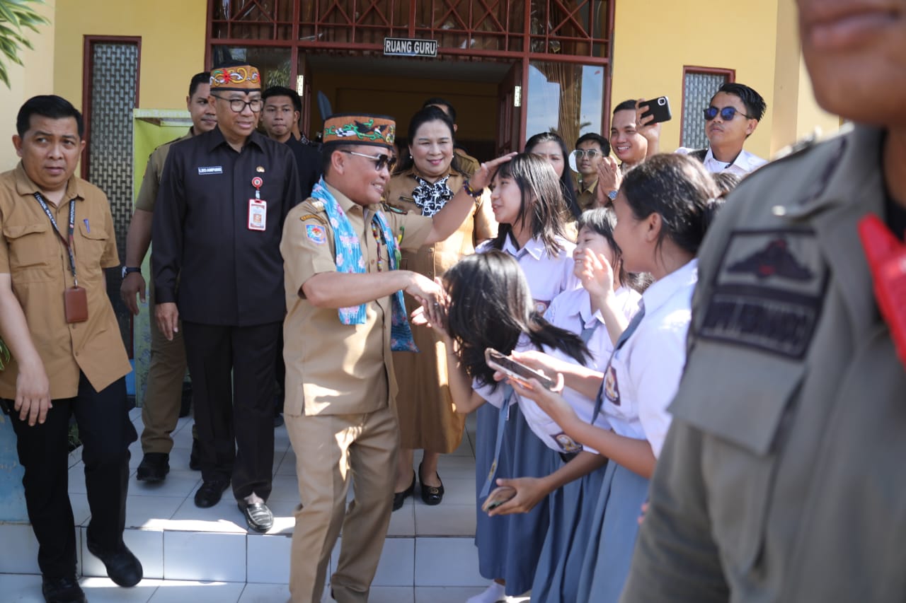 Gubernur Kalteng Agustiar Sabran Sidak ke SMAN 3 Palangka Raya