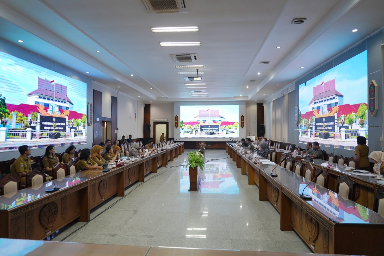 Pembahasan Raperda Penanaman Modal dan PTSP, Pansus DPRD Kalteng Rapat Bersama Pemprov