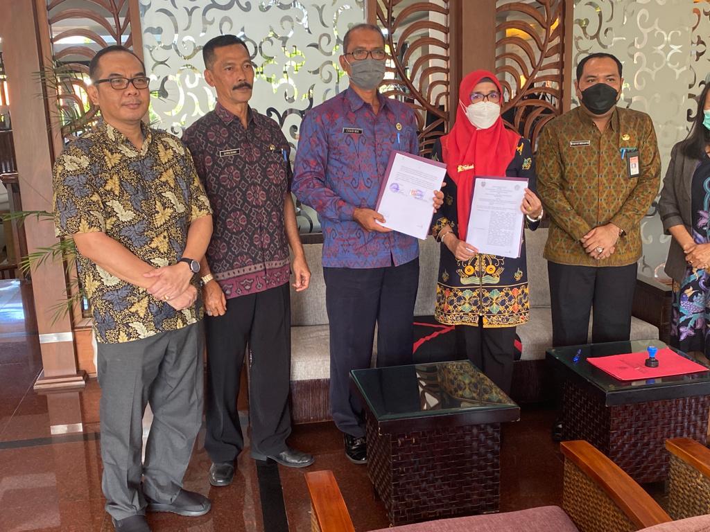 Penandatanganan PKS Pembangunan Daerah Bidang Koperasi Dan UKM