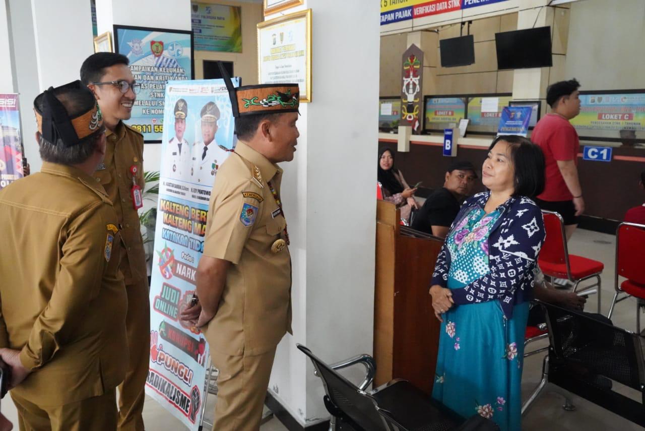 Gubernur Kalteng Agustiar Sabran Sidak Kantor Samsat Palangka Raya