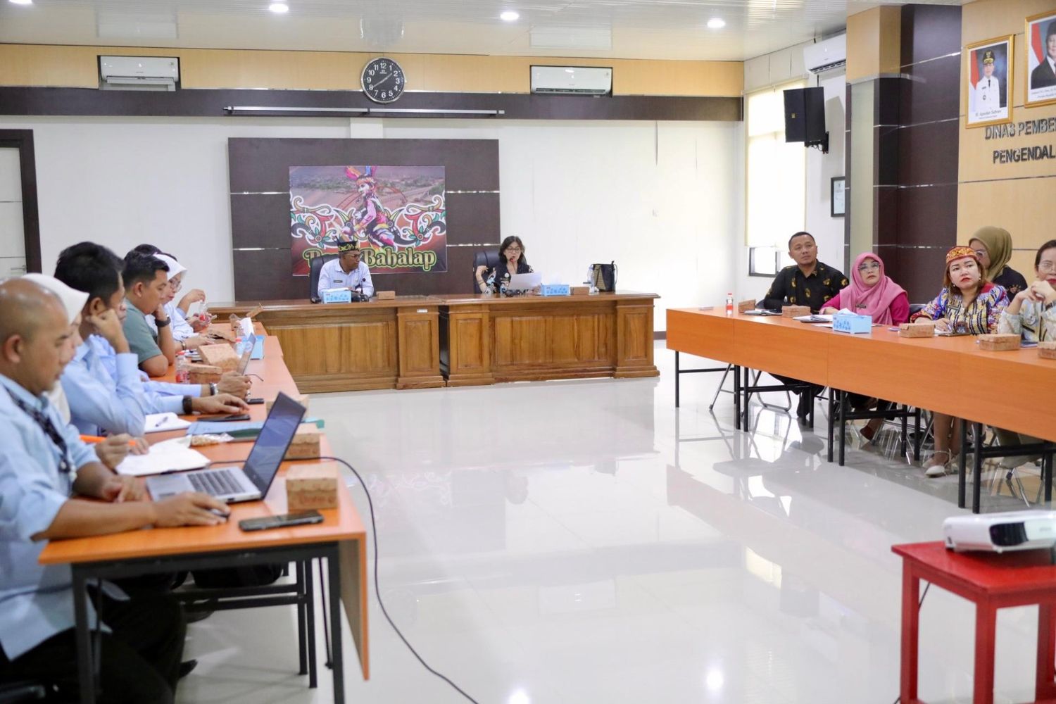 Kepala DP3APPKB Prov. Kalteng Linae Victoria Aden Pimpin Rapat Koordinasi