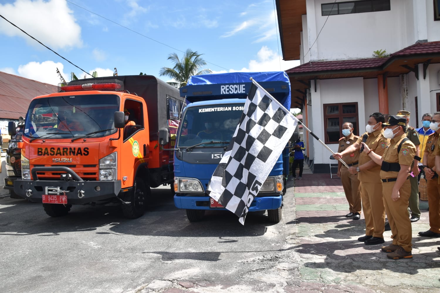 Gubernur Kalteng Salurkan Bantuan Tahap 1 Untuk Korban Banjir