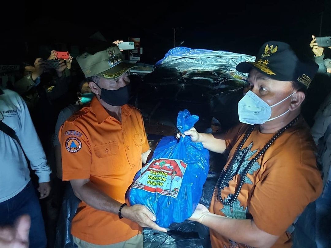 Gubernur Kalteng Salurkan 1.300 Paket Bantuan Banjir Ke Katingan