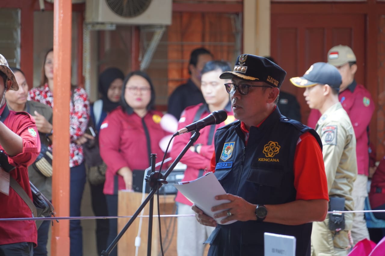 Wagub Edy Pratowo Buka Pasar Murah dan Pasar Penyeimbang yang Diadakan di Depan Kantor Camat Pematang Karau