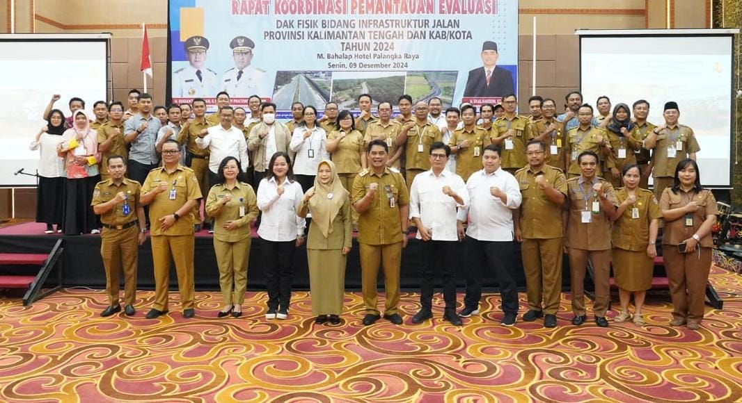 Asisten Ekbang Sri Widanarni Buka Rakor dan Verifikasi Kegiatan DAK Bidang Jalan Provinsi Kalteng