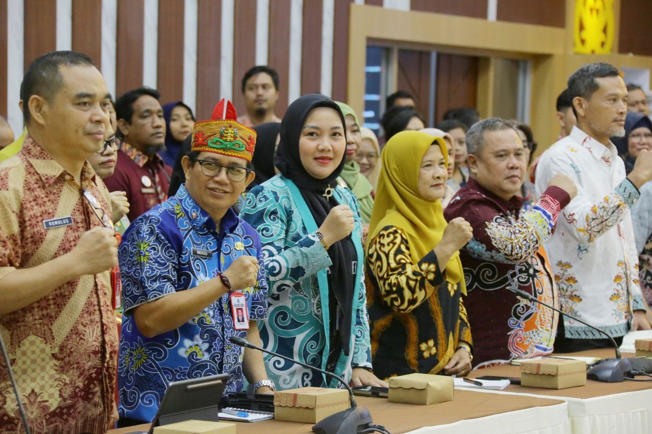 Sekretaris Dinas PMD Prov. Kalteng Etty Aprilya Hadiri Forum Konsultasi Publik Rancangan Awal RPJMD Provinsi Kalteng Tahun 2025-2029