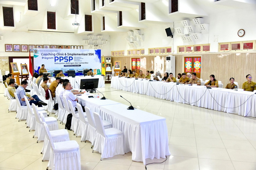 Kepala Bappedalitbang Prov. Kalteng Leonard S. Ampung Buka Coaching Clinic 6 Implementasi SSK Program PPSP Kabupaten Katingan dan Lamandau