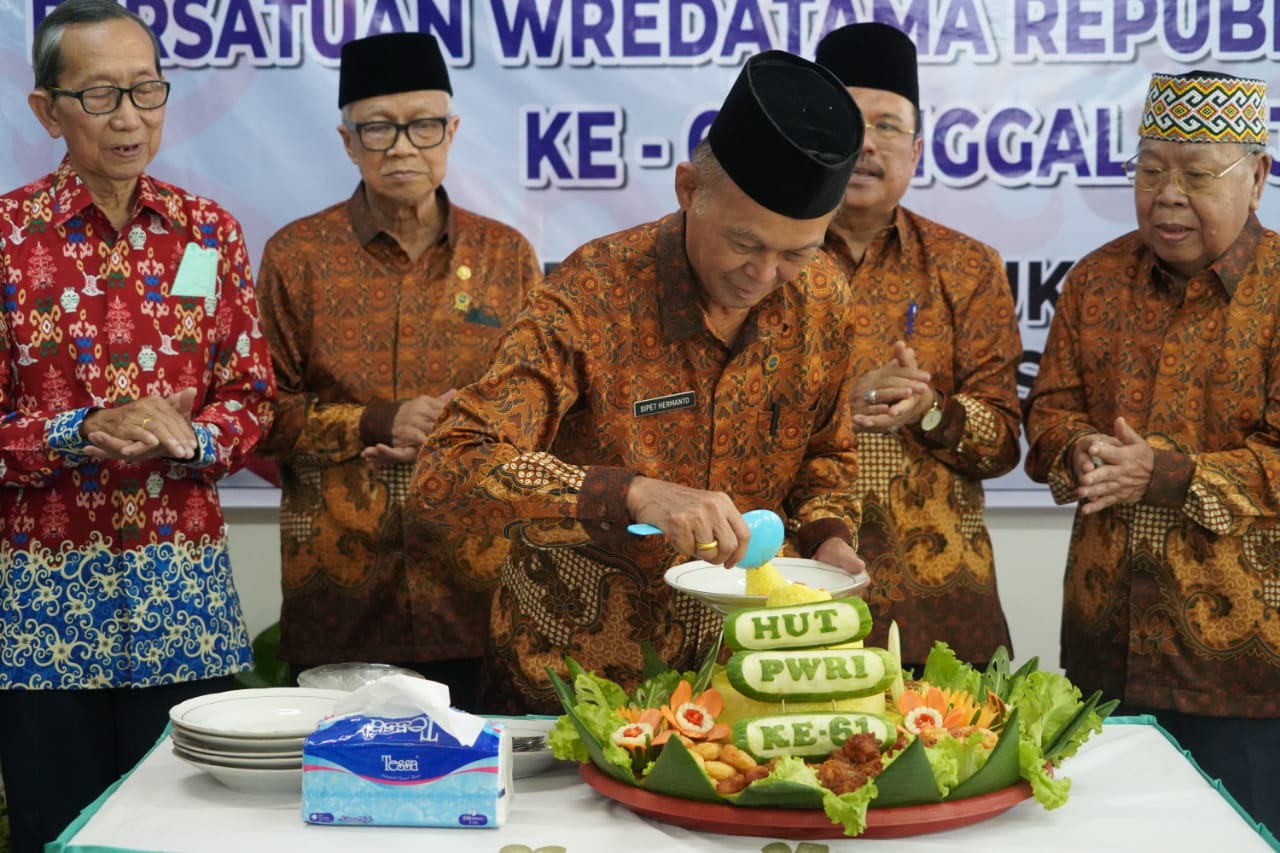Sekda Prov. Kalteng Nuryakin Hadiri Acara Peringatan Hari Jadi ke-61 Persatuan Wredatama Republik Indonesia