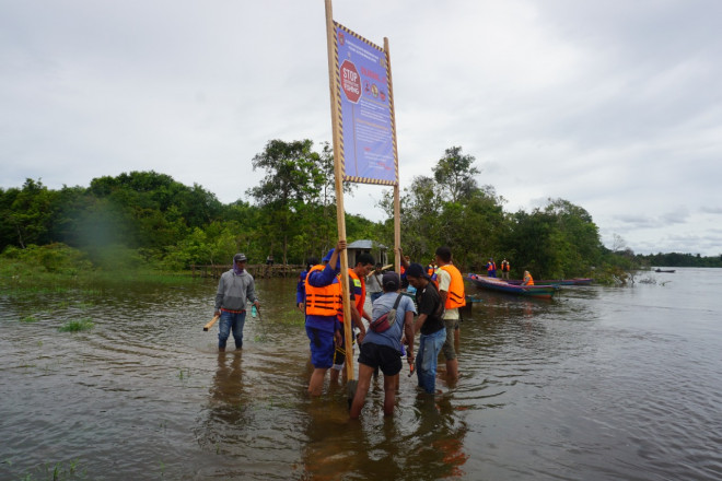 Pemasangan Papan Peringatan Larangan Destructive Fishing