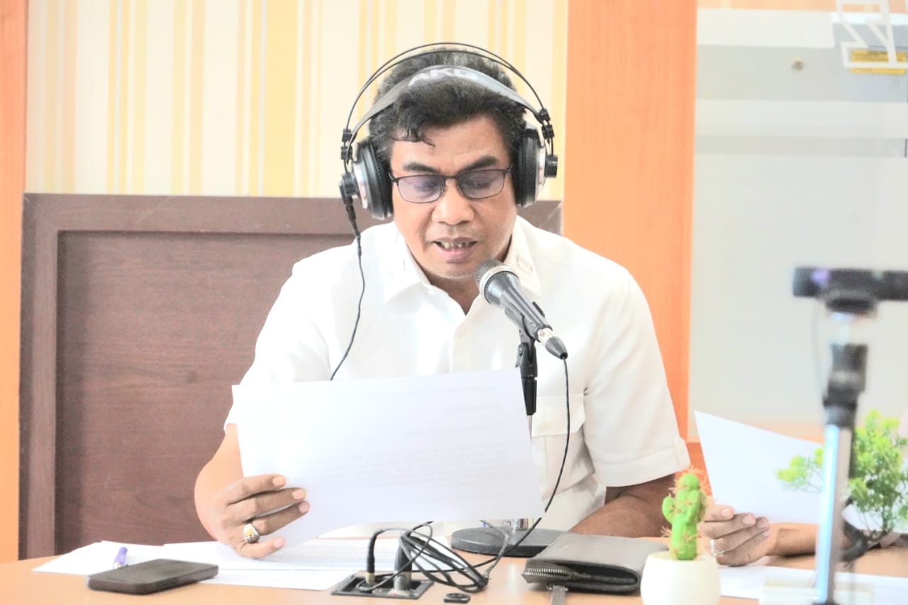 Kadiskominfosantik Prov. Kalteng Agus Siswadi Bacakan Warta Berita Spesial HUT ke-79 RRI