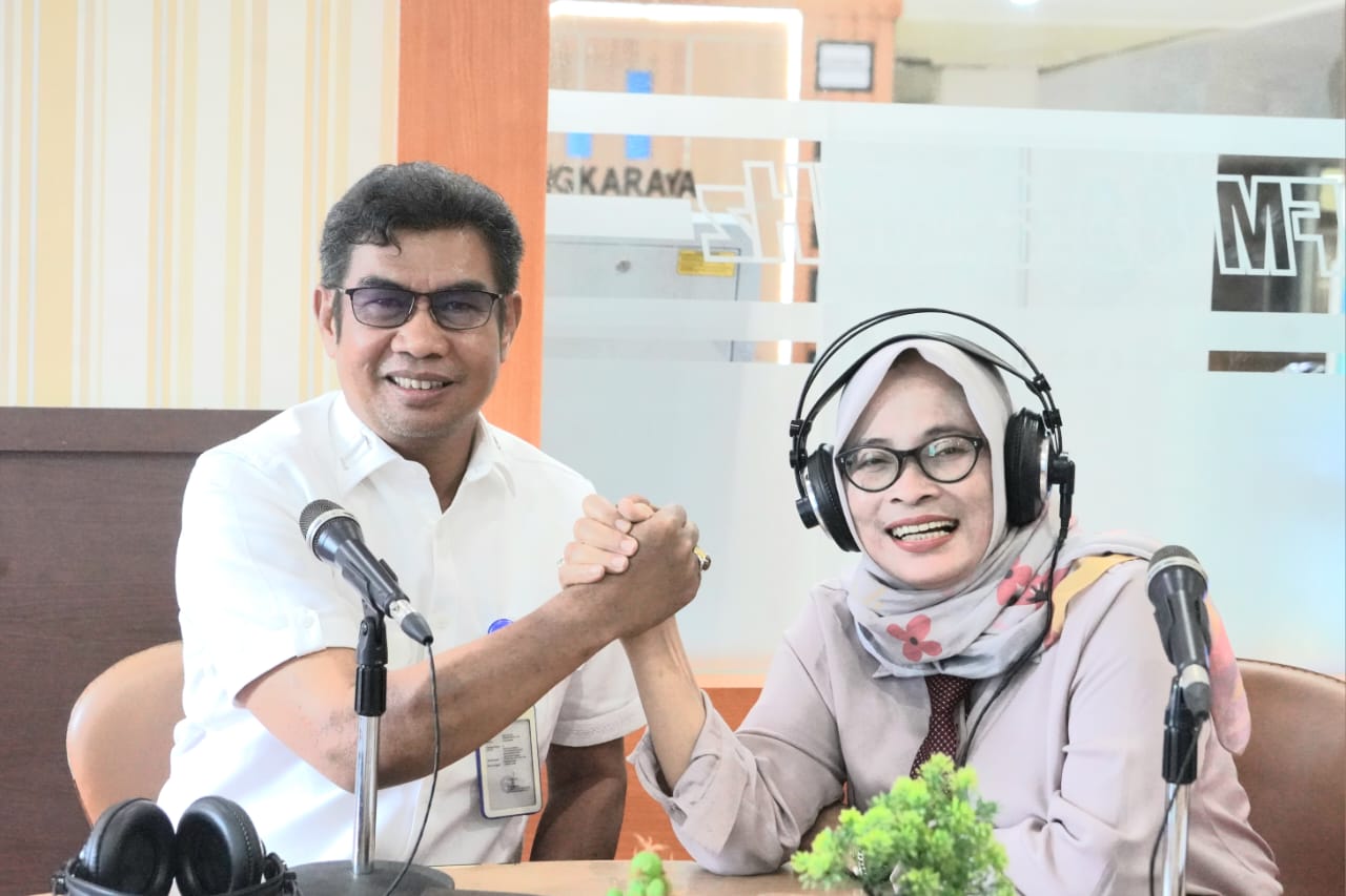 Kadiskominfosantik Prov. Kalteng Agus Siswadi Bacakan Warta Berita Spesial HUT ke-79 RRI