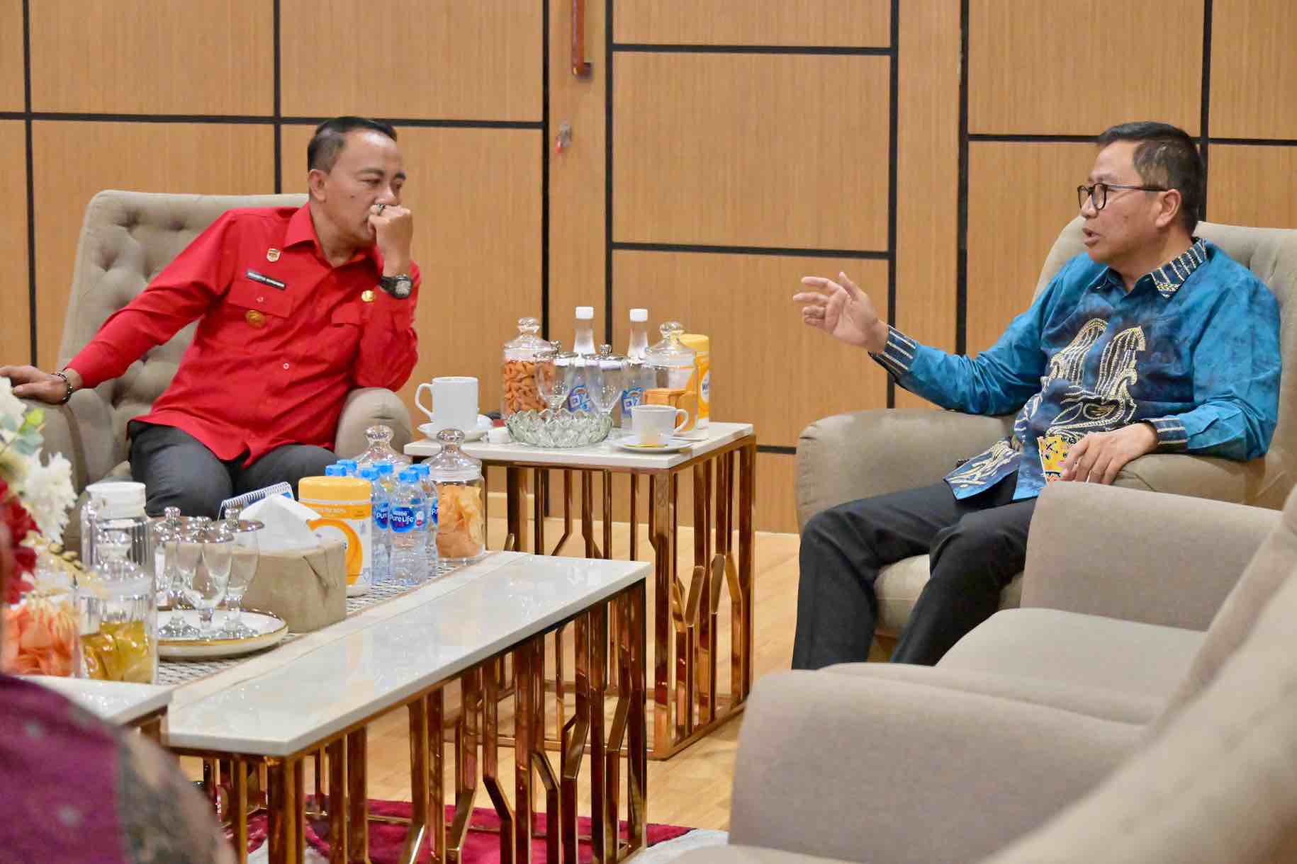 Plt. Sekda Prov. Kalteng Leonard S. Ampung Kunjungan Kerja ke Pemprov Kalbar