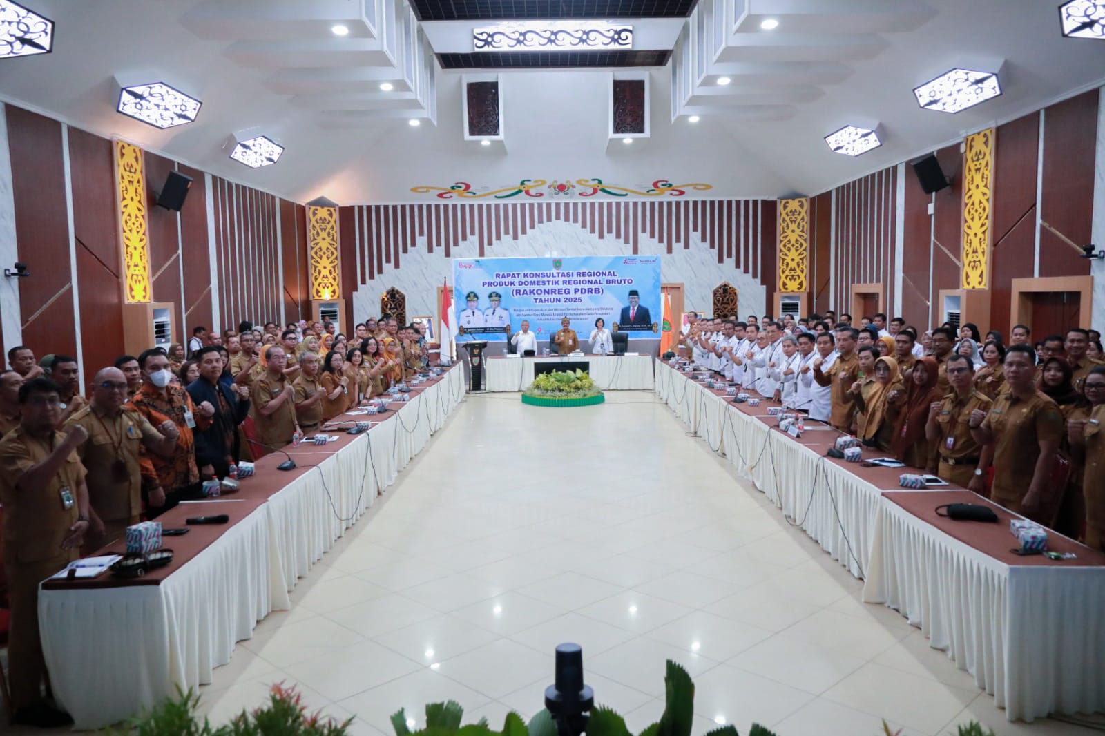 Asisten Ekbang Herson B. Aden Hadiri Rakonreg PDRB Provinsi Kalteng