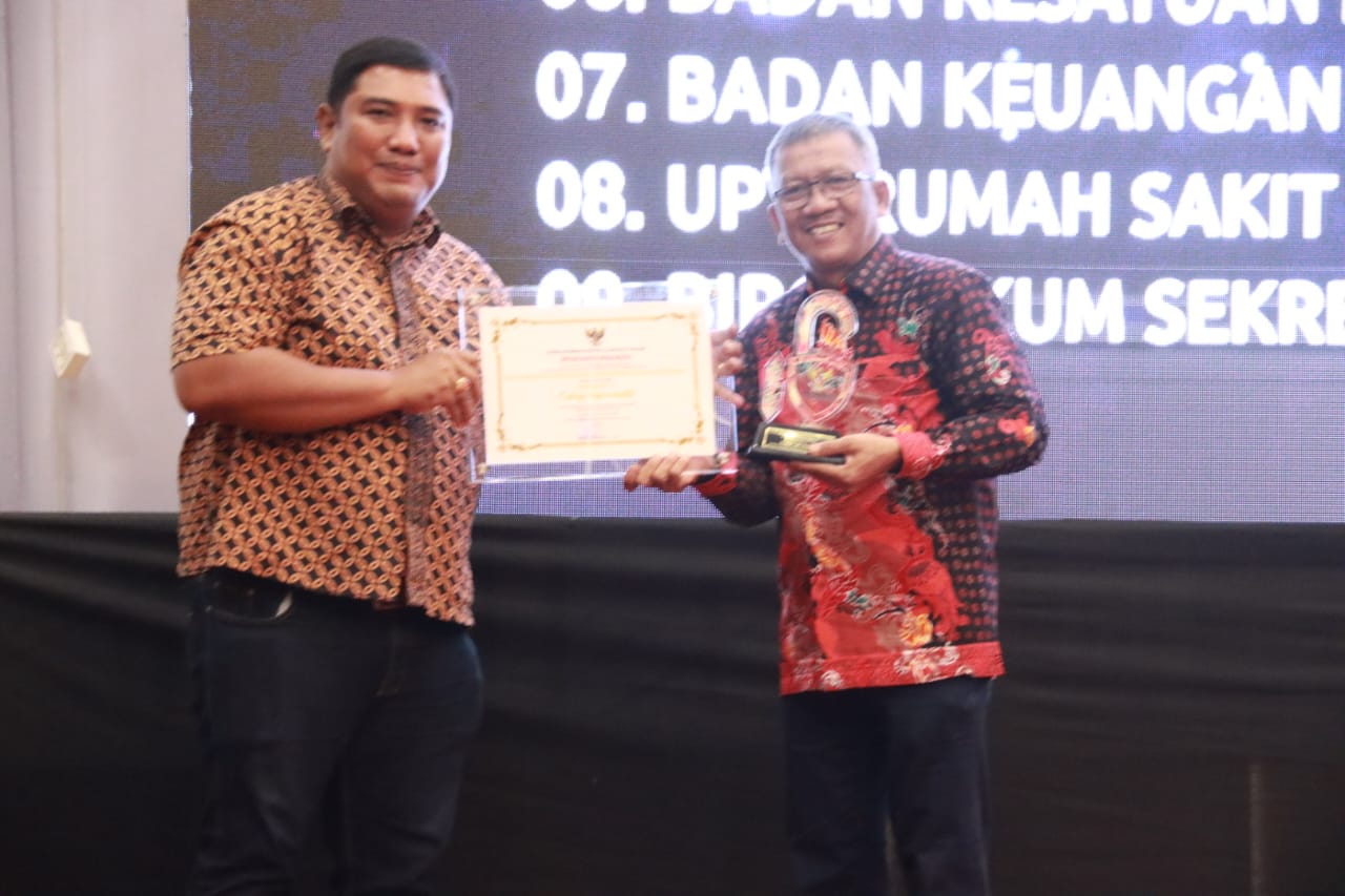Badan Kesbangpol Prov. Kalteng Raih Predikat Cukup Informatif pada Penganugerahan Keterbukaan Publik Prov. Kalteng