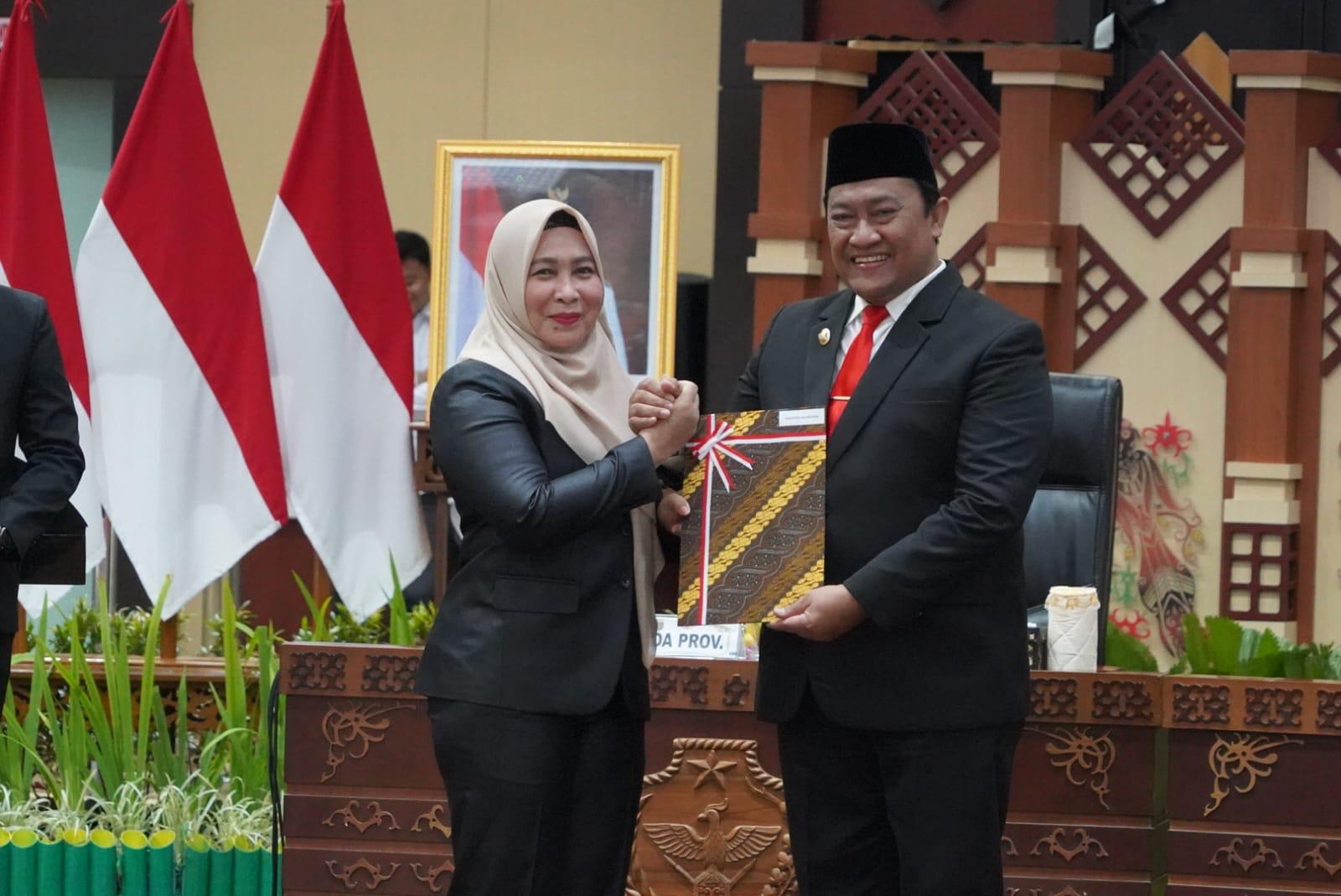 Wagub Kalteng Edy Pratowo Atas Nama Presiden Republik Indonesia Prabowo Subianto Lantik Pj. Wali Kota Palangka Raya