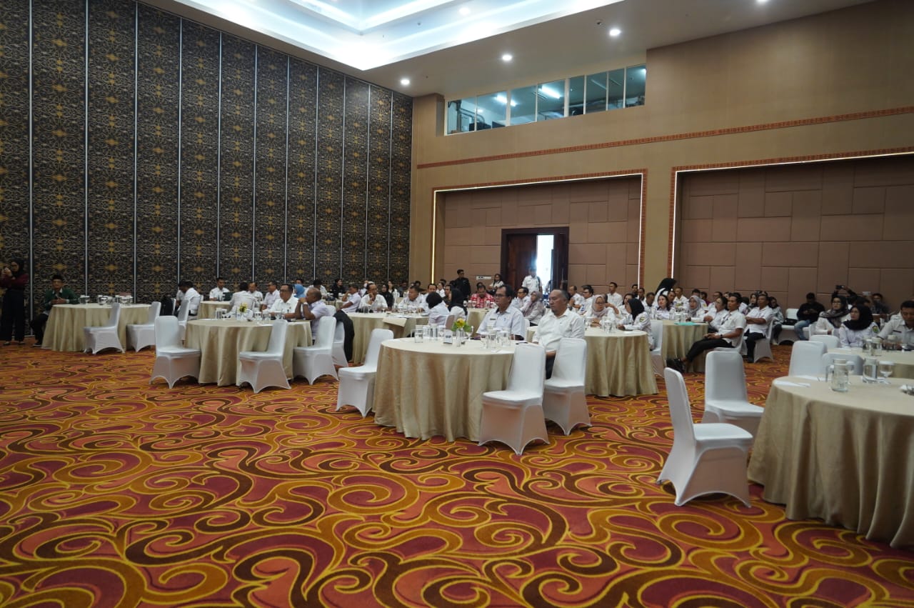 Asisten Ekbang Sri Widanarni Buka Rapat Pembahasan RKP DBH se Provinsi Kalteng Tahun 2025