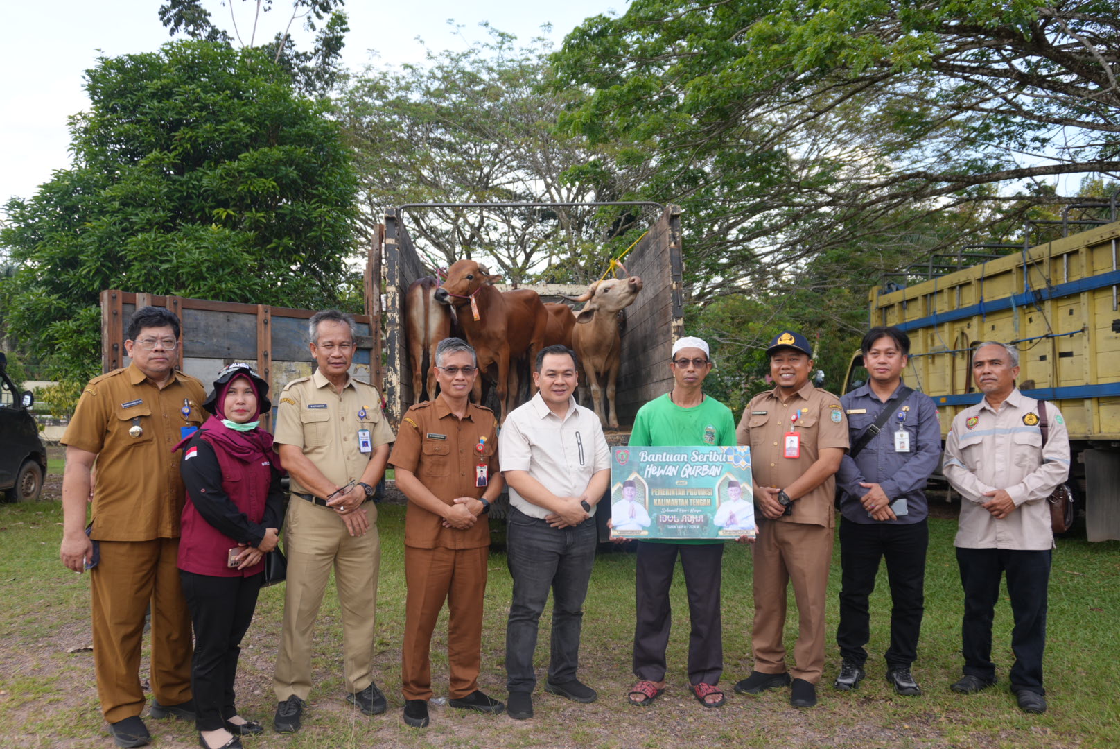 Pemprov Kalteng Salurkan Bantuan Hewan Qurban Kepada Masyarakat Kabupaten Lamandau Sebanyak 16 Ekor Sapi