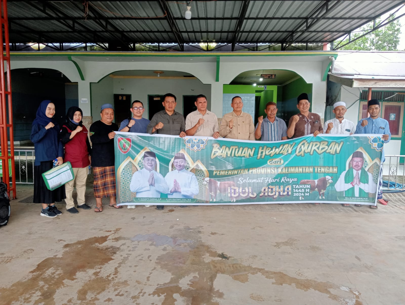 Sahli Yuas Elko Salurkan Sejumlah Bantuan Kepada Masyarakat Terdampak Banjir